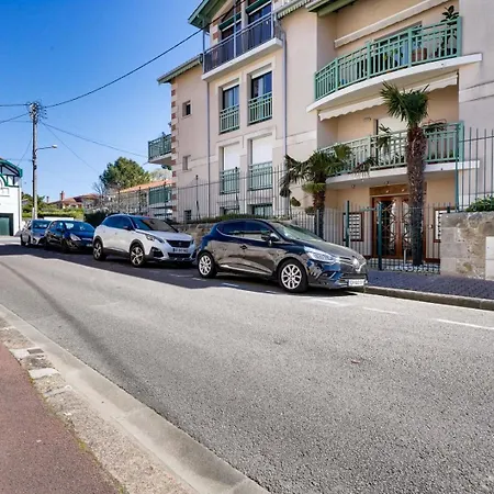 Lejlighed Jammes : 5 Personnes, Terrasse, Parking, Proche Plage